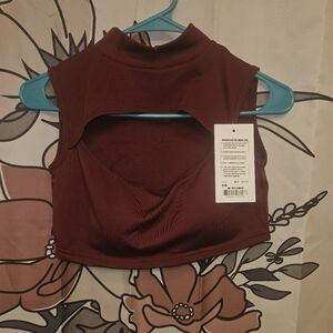 Athletic top w/ built in pads